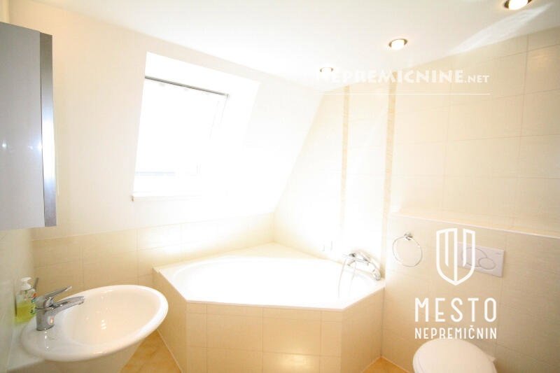 Luxurious duplex, five-room penthouse with stunning views – Zelena jama, Ljubljana (4th/5th floor, built 2006, 2 private parking spaces) – 11
