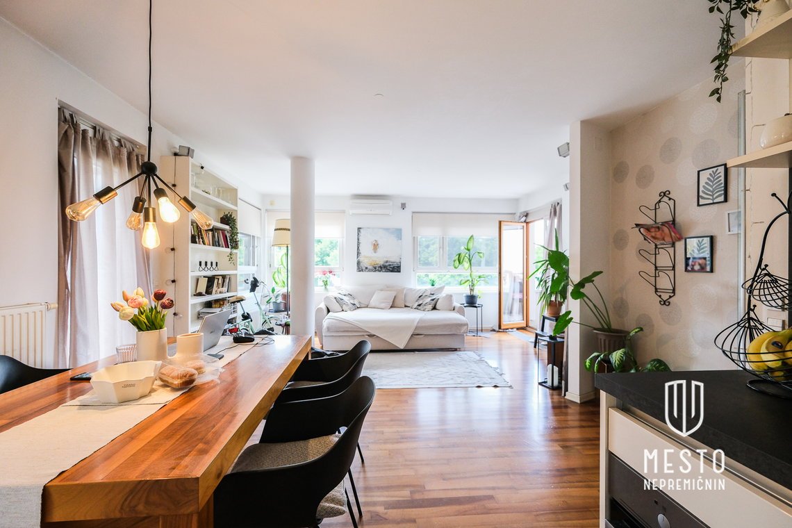 Bright three-bedroom apartment with a terrace in Trnovo – 8