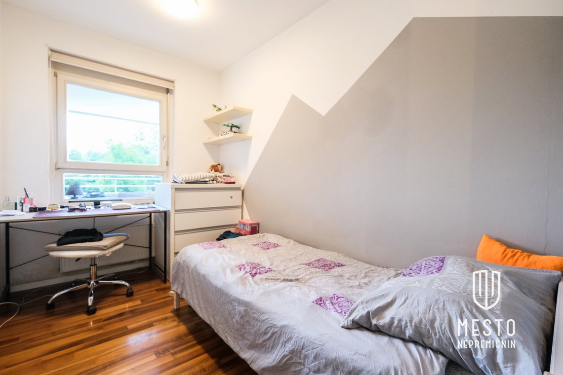 Bright three-bedroom apartment with a terrace in Trnovo – 14