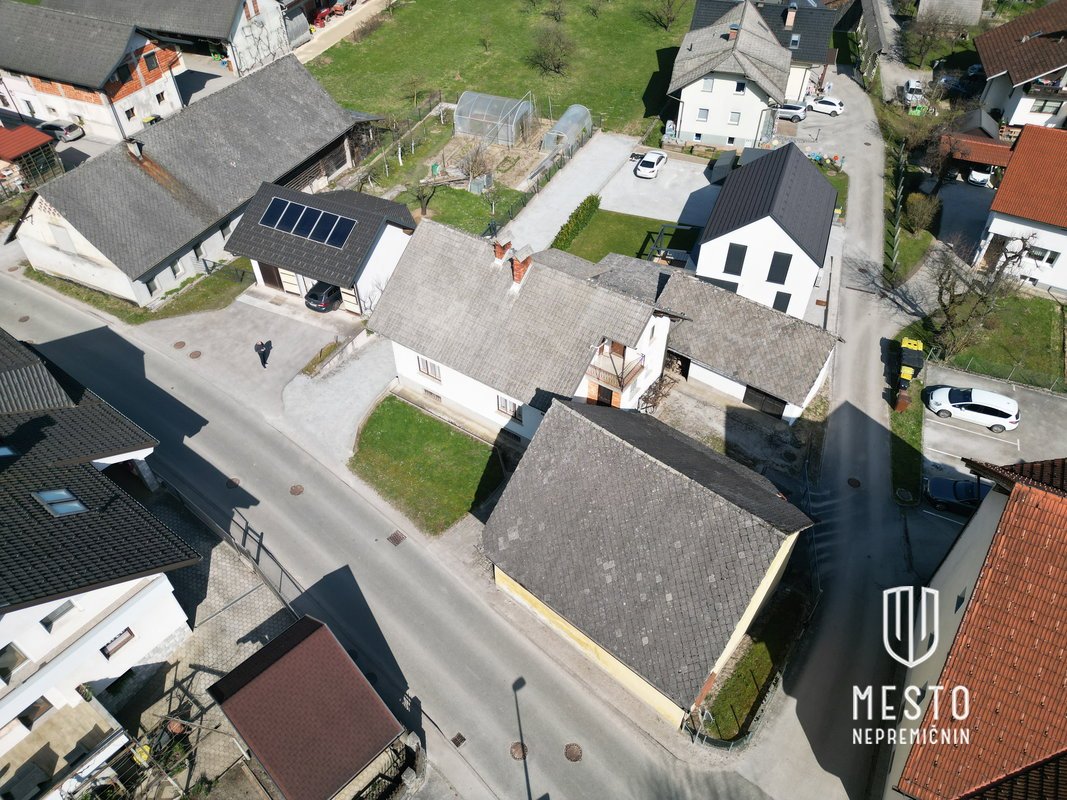 House with great potential in Sora near Medvode (K+P+M, built 1968) – 3