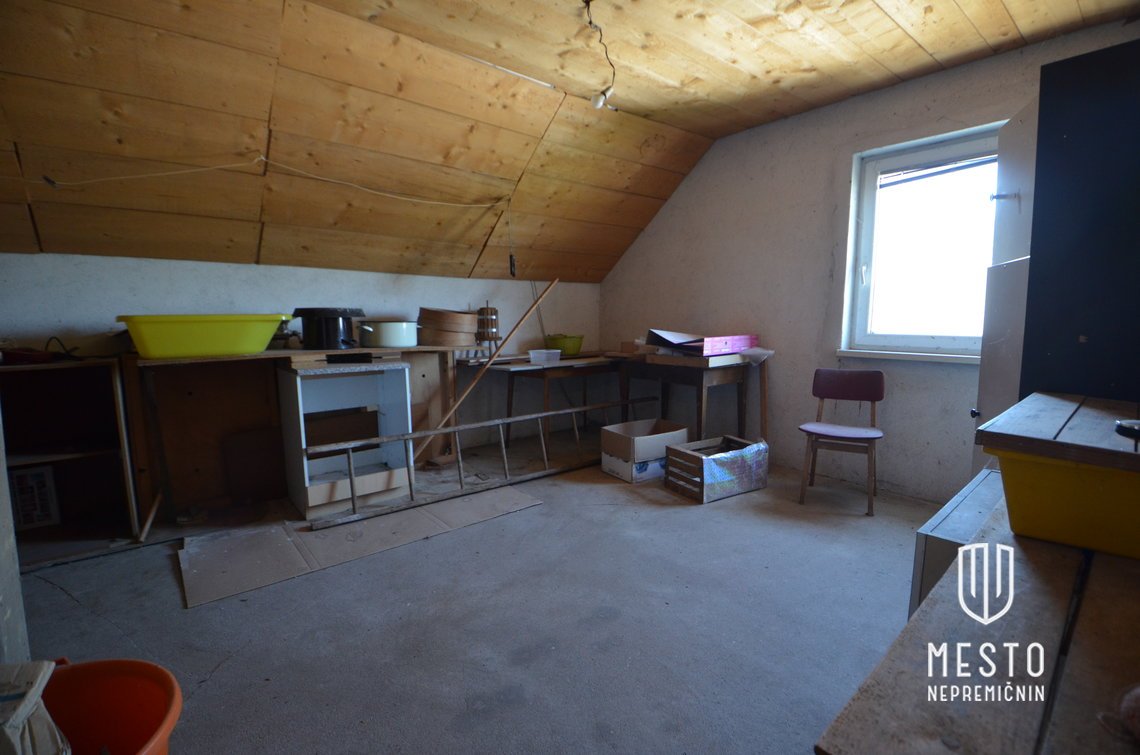House with great potential in Sora near Medvode (K+P+M, built 1968) – 24