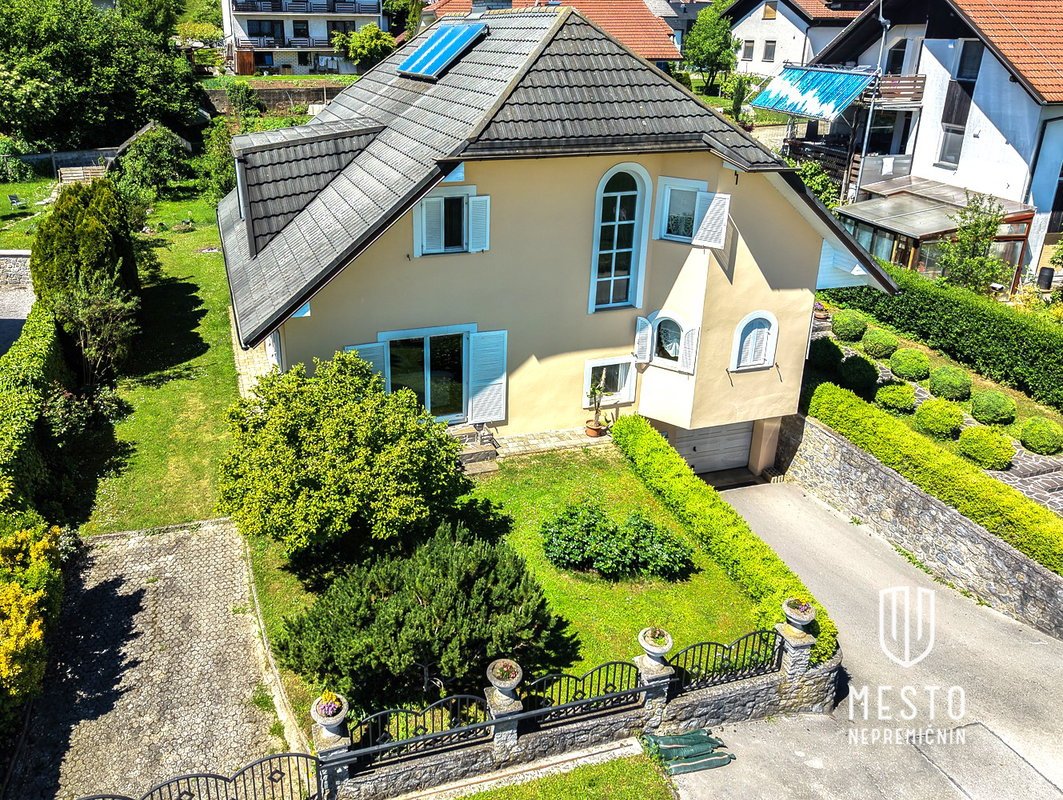 Cozy house with a spacious plot in Ponova vas, Grosuplje – 2