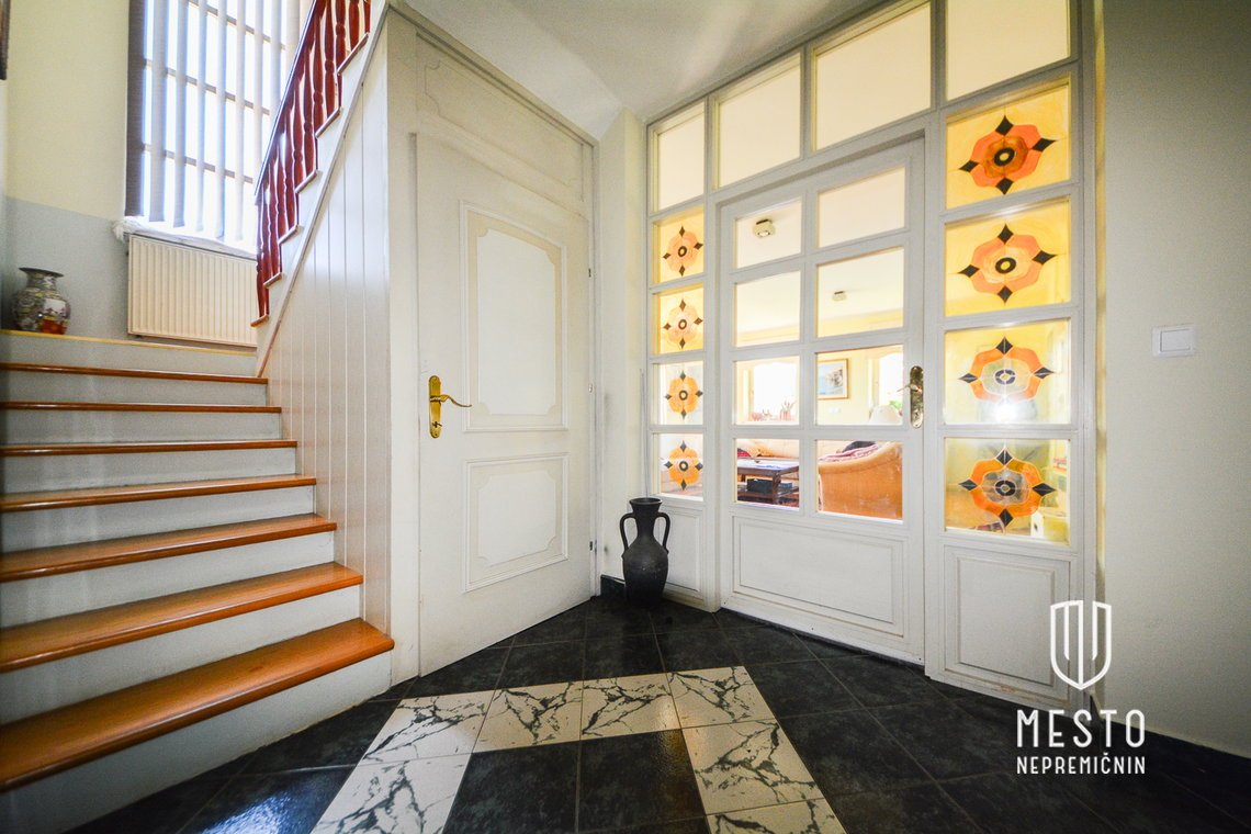 Cozy house with a spacious plot in Ponova vas, Grosuplje – 4