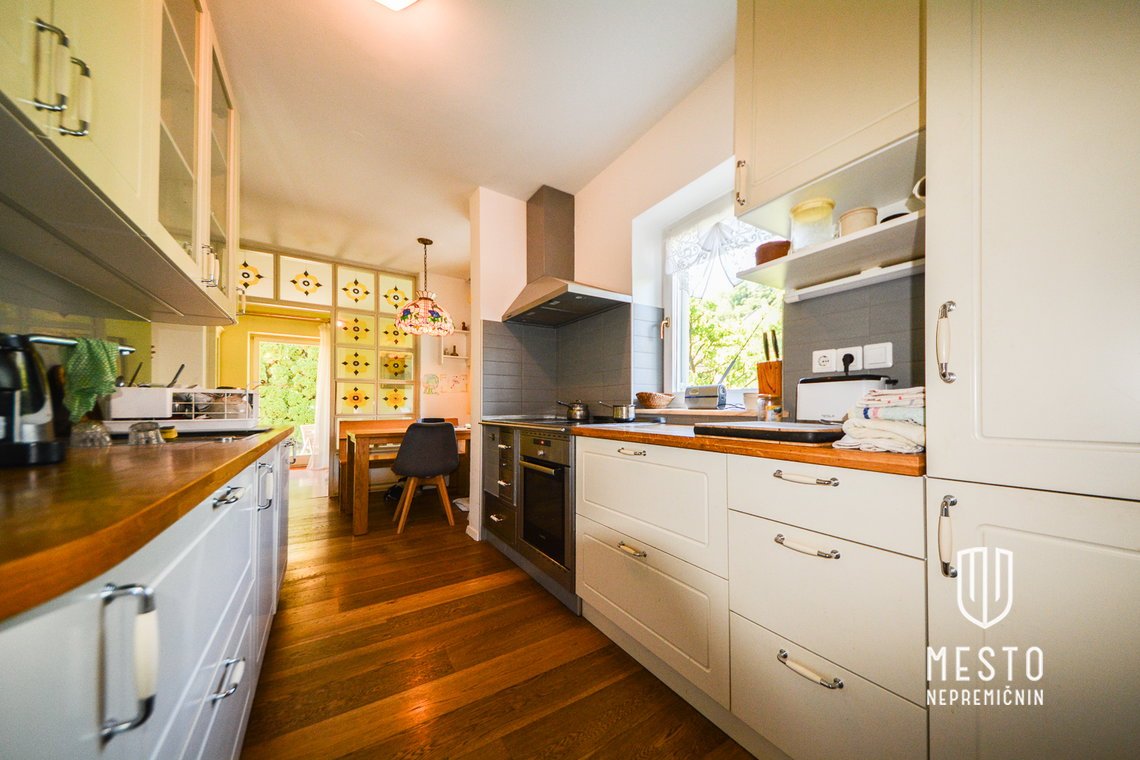 Cozy house with a spacious plot in Ponova vas, Grosuplje – 6