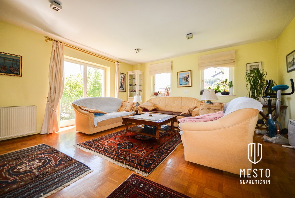 Cozy house with a spacious plot in Ponova vas, Grosuplje – 9