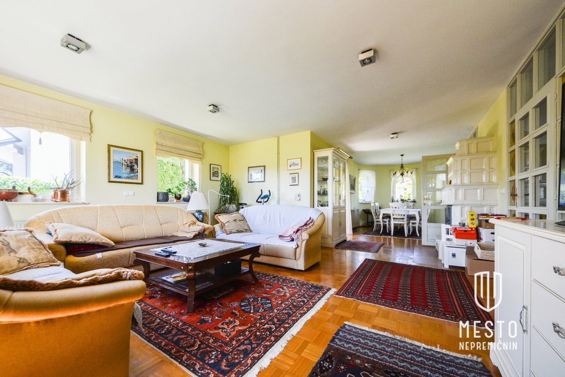 Cozy house with a spacious plot in Ponova vas, Grosuplje – 10