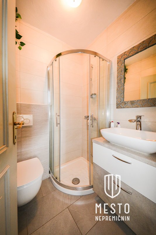 Cozy house with a spacious plot in Ponova vas, Grosuplje – 11