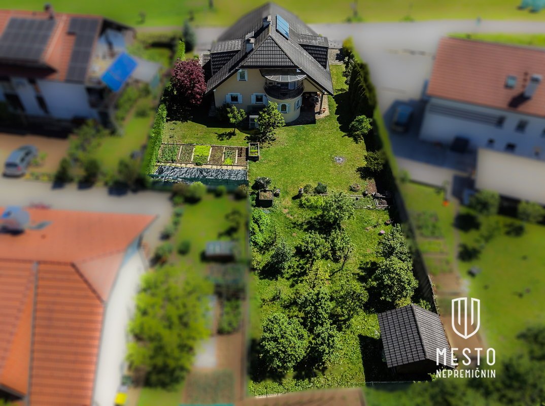 Cozy house with a spacious plot in Ponova vas, Grosuplje – 15