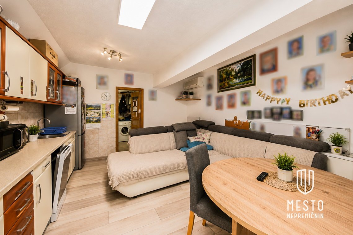 Three-room apartment with its own entrance in Škofja Loka – 2
