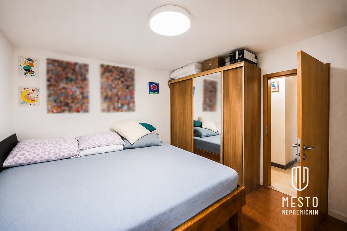 Three-room apartment with its own entrance in Škofja Loka – 5