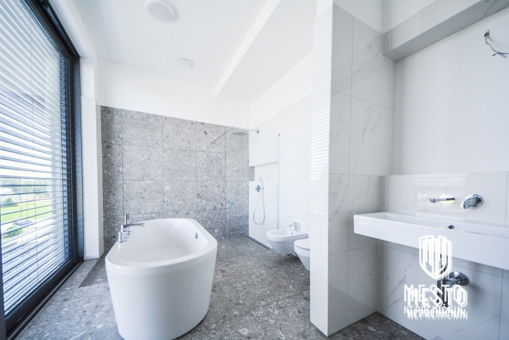 Luxurious 3-bedroom apartment in Residence Preska – 11