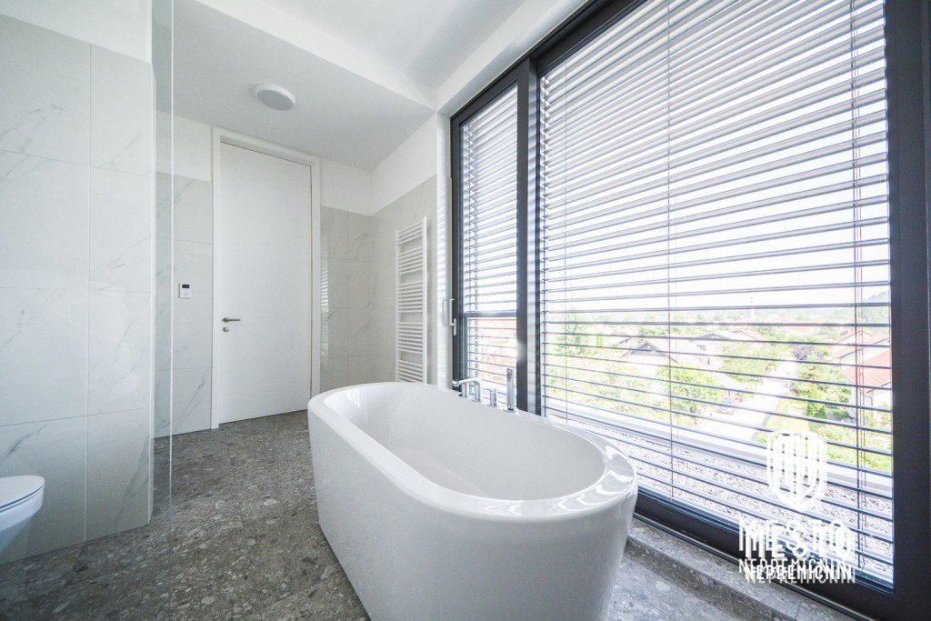 Luxurious 3-bedroom apartment in Residence Preska – 12