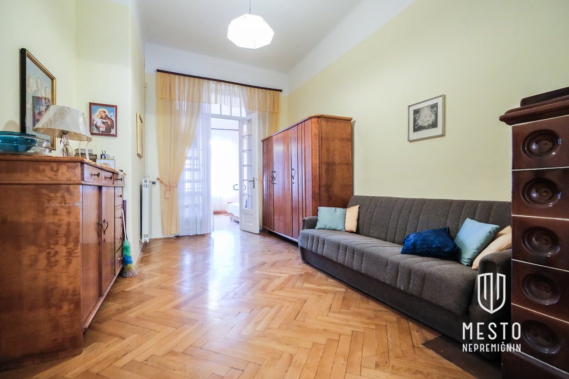 Four-and-a-half-room apartment on Cankarjeva Street opposite the Ljubljana Opera – 3