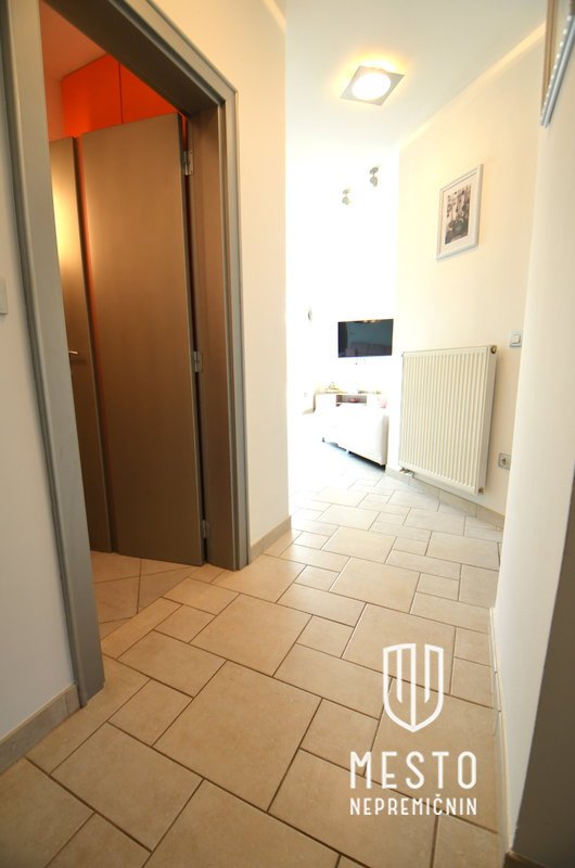 Terraced house in Grosuplje — bright, renovated, with a winter garden – 20