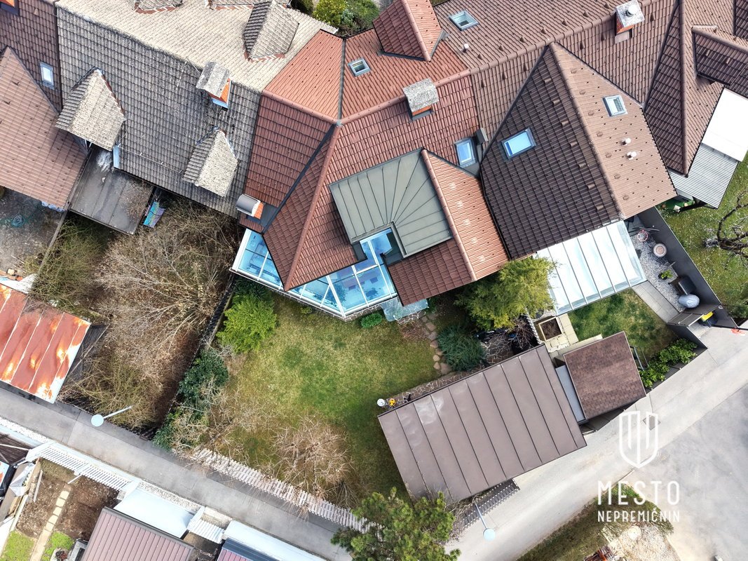 Terraced house in Grosuplje — bright, renovated, with a winter garden – 37