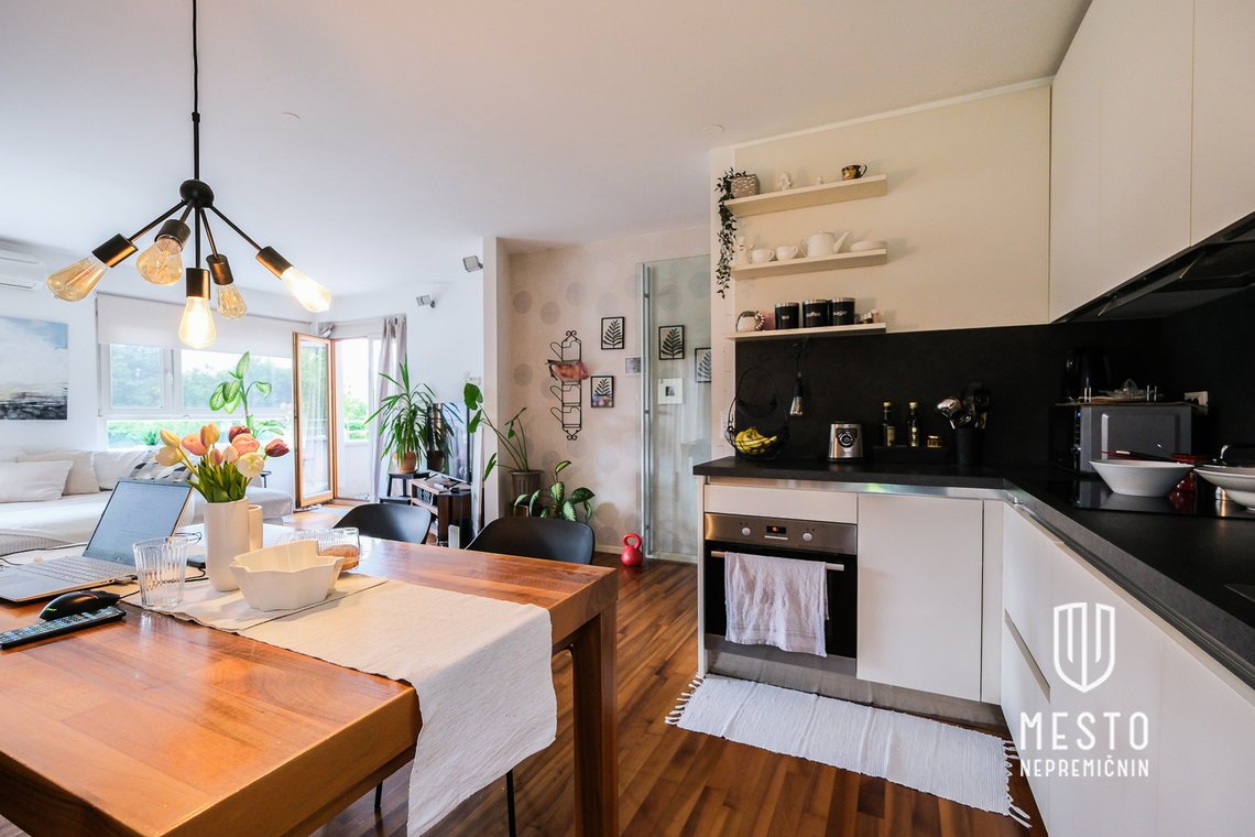 Bright three-bedroom apartment with terrace in Trnovo – 5