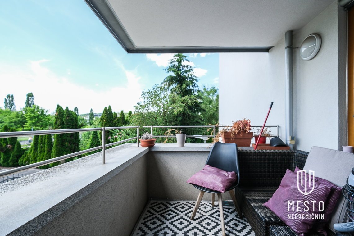 Bright three-bedroom apartment with terrace in Trnovo – 10