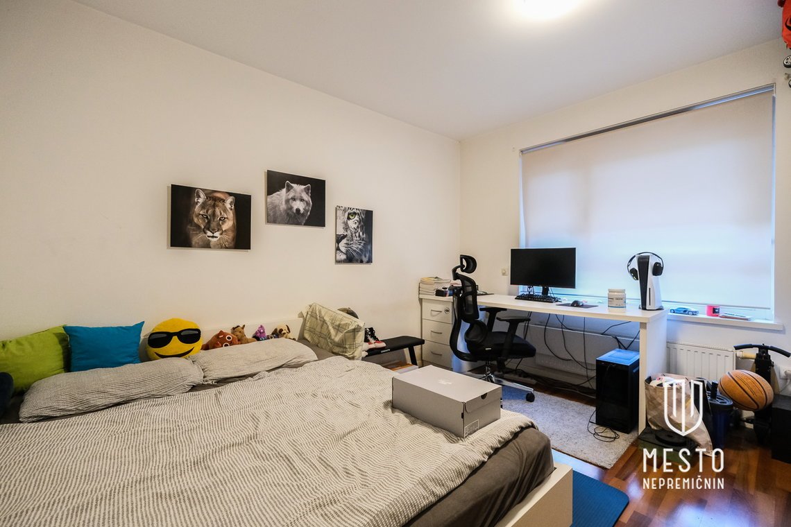 Bright three-bedroom apartment with terrace in Trnovo – 12