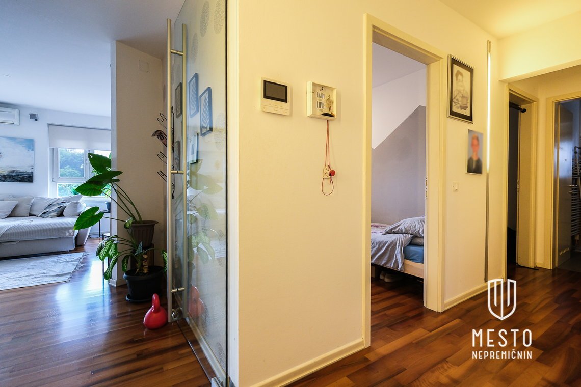 Bright three-bedroom apartment with terrace in Trnovo – 15