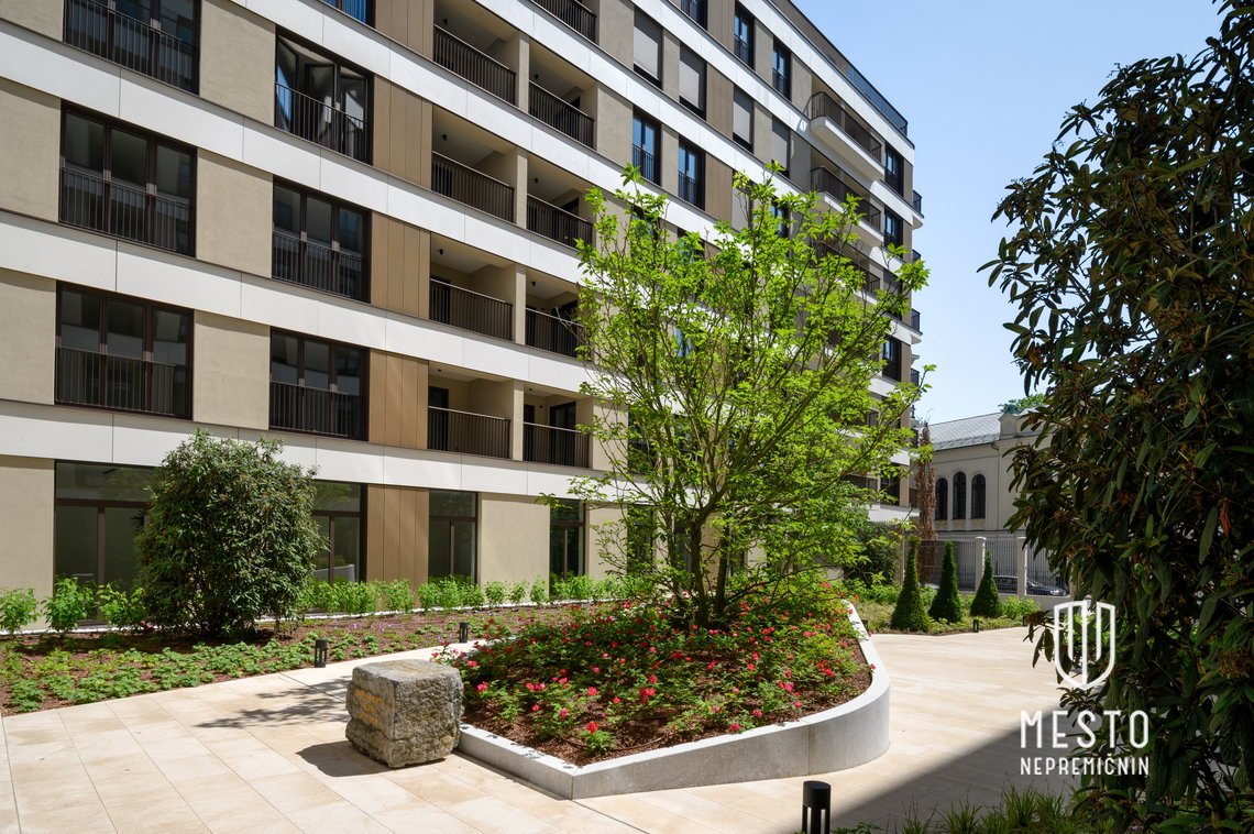 Spacious four-bedroom apartment – 3