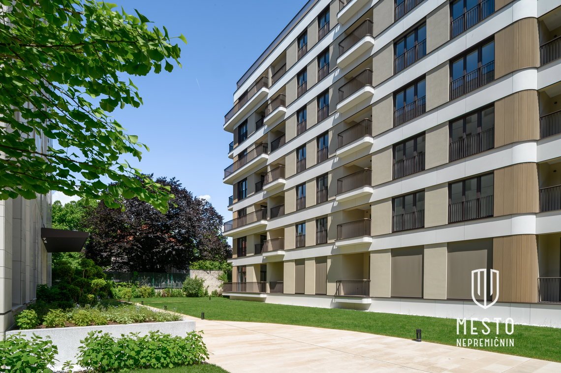 Spacious four-bedroom apartment – 5