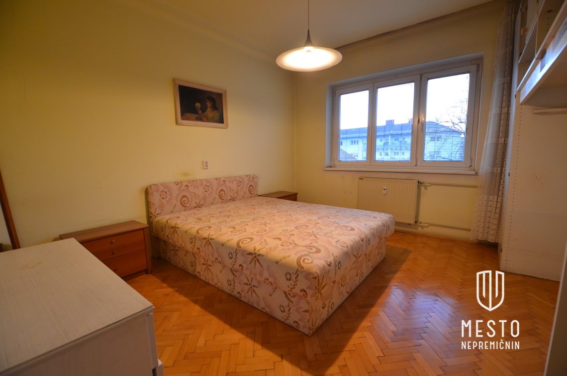 Two-and-a-half-room apartment with a garage, near all infrastructure (2nd/3rd floor, built in 1949) – 6
