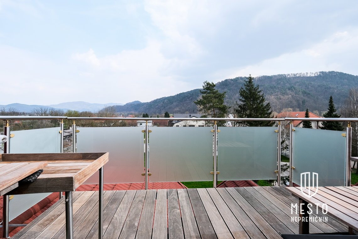 Three-room attic apartment with gallery and terrace in Zalog – 16