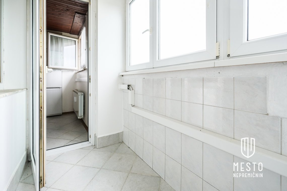 Spacious three-bedroom apartment in Šiška – 3