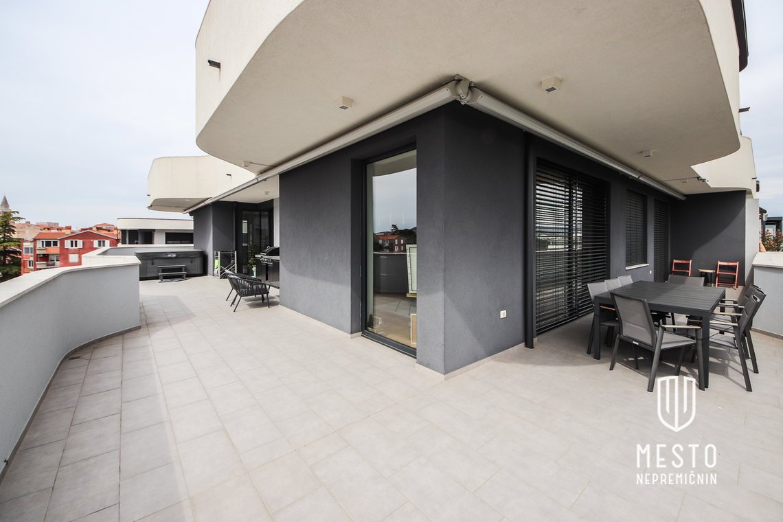 Premium five-room apartment in Koper – 2