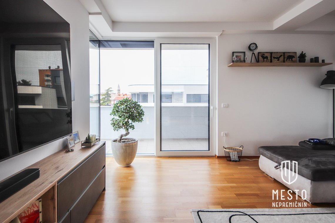 Premium five-room apartment in Koper – 4