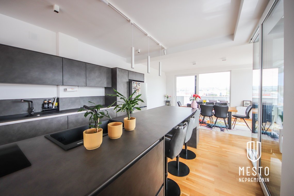 Premium five-room apartment in Koper – 15
