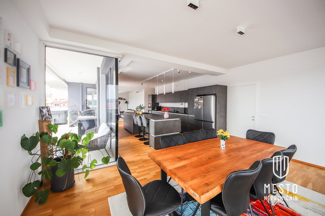 Premium five-room apartment in Koper – 18