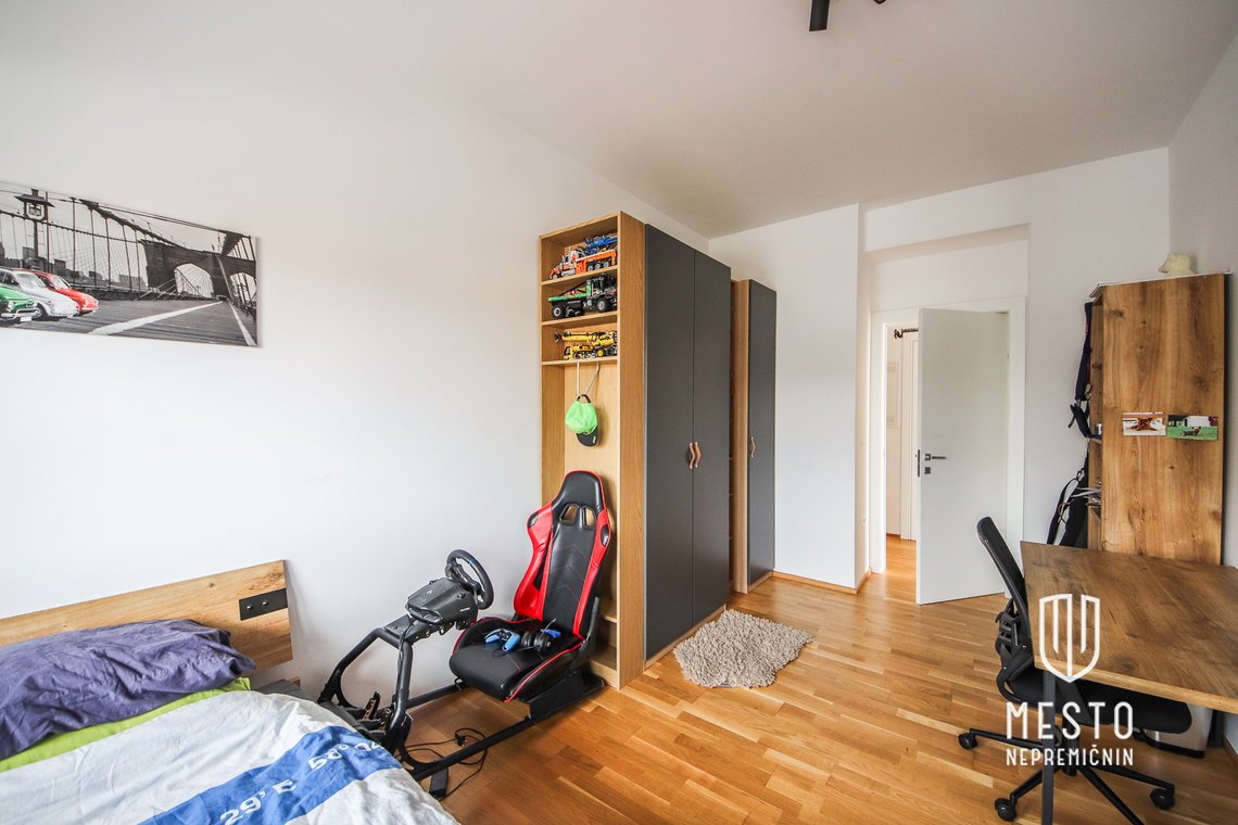 Premium five-room apartment in Koper – 22