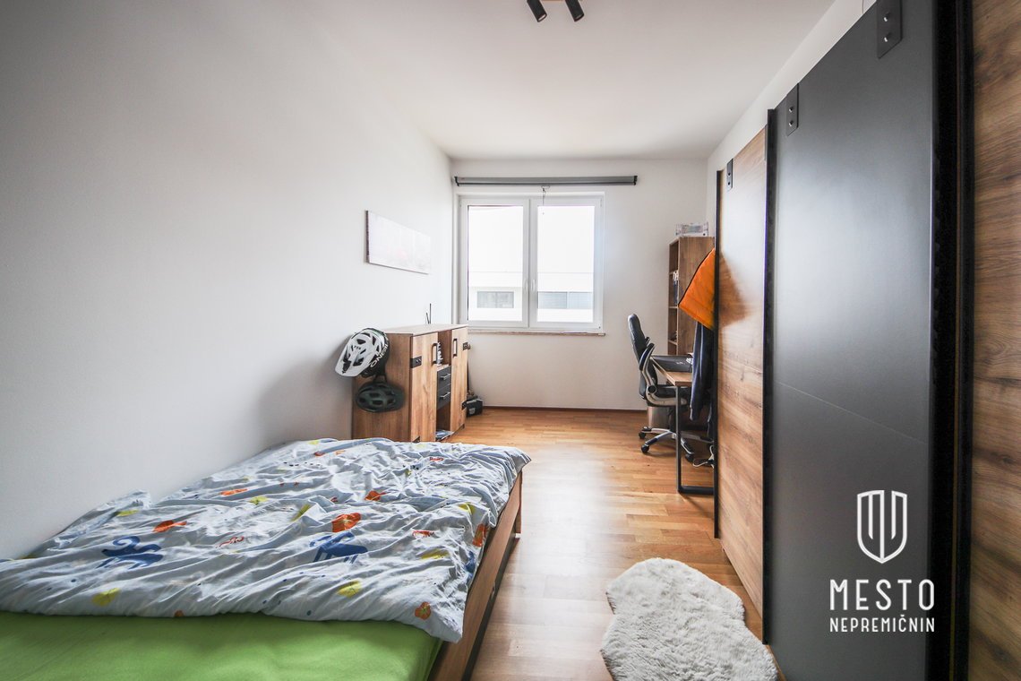 Premium five-room apartment in Koper – 24