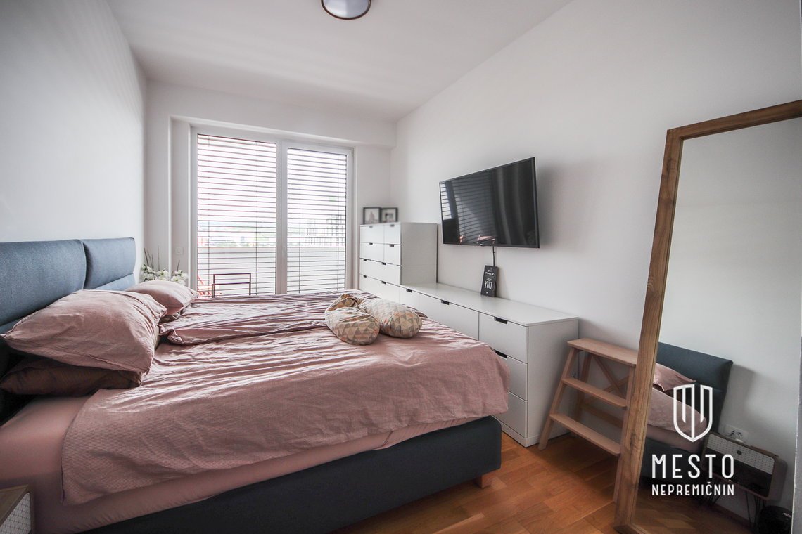 Premium five-room apartment in Koper – 26