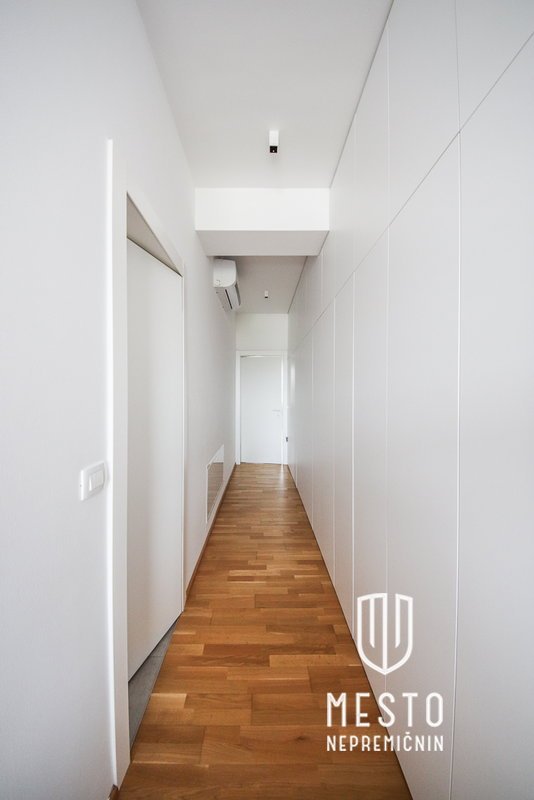 Premium five-room apartment in Koper – 28