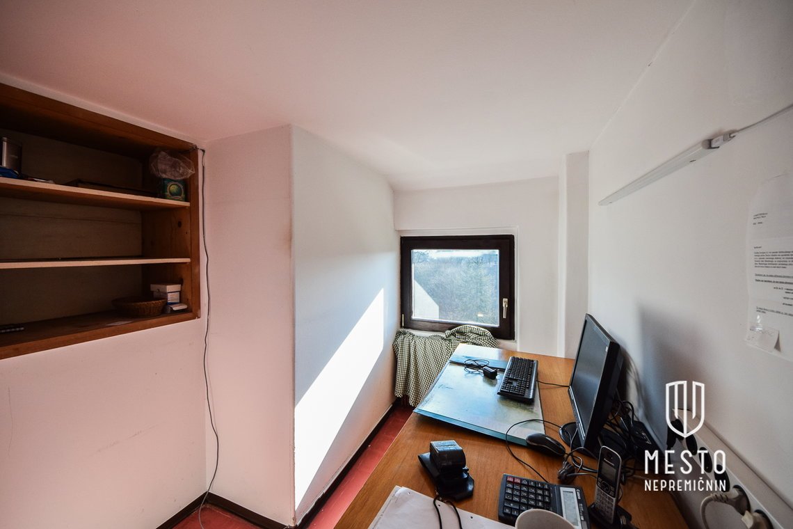 Commercial-residential building, Kranj – center (K+P+1+2+M, plot 1890, renovated in 2023) – 17