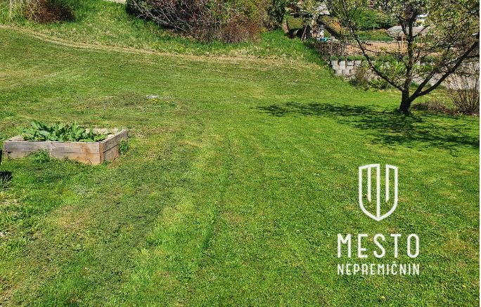 Buildable plot in the Municipality of Logatec – 2