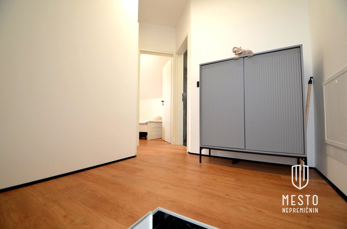 Residential semi-detached unit in Velika Račna (P+1, built in 2022, furnished) – 17