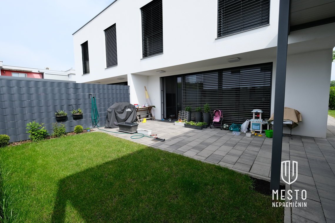 Modern semi-detached unit with a courtyard – Ljubljana, Dobrunje / Litijska Street – 2