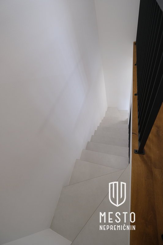 Modern semi-detached unit with a courtyard – Ljubljana, Dobrunje / Litijska Street – 11