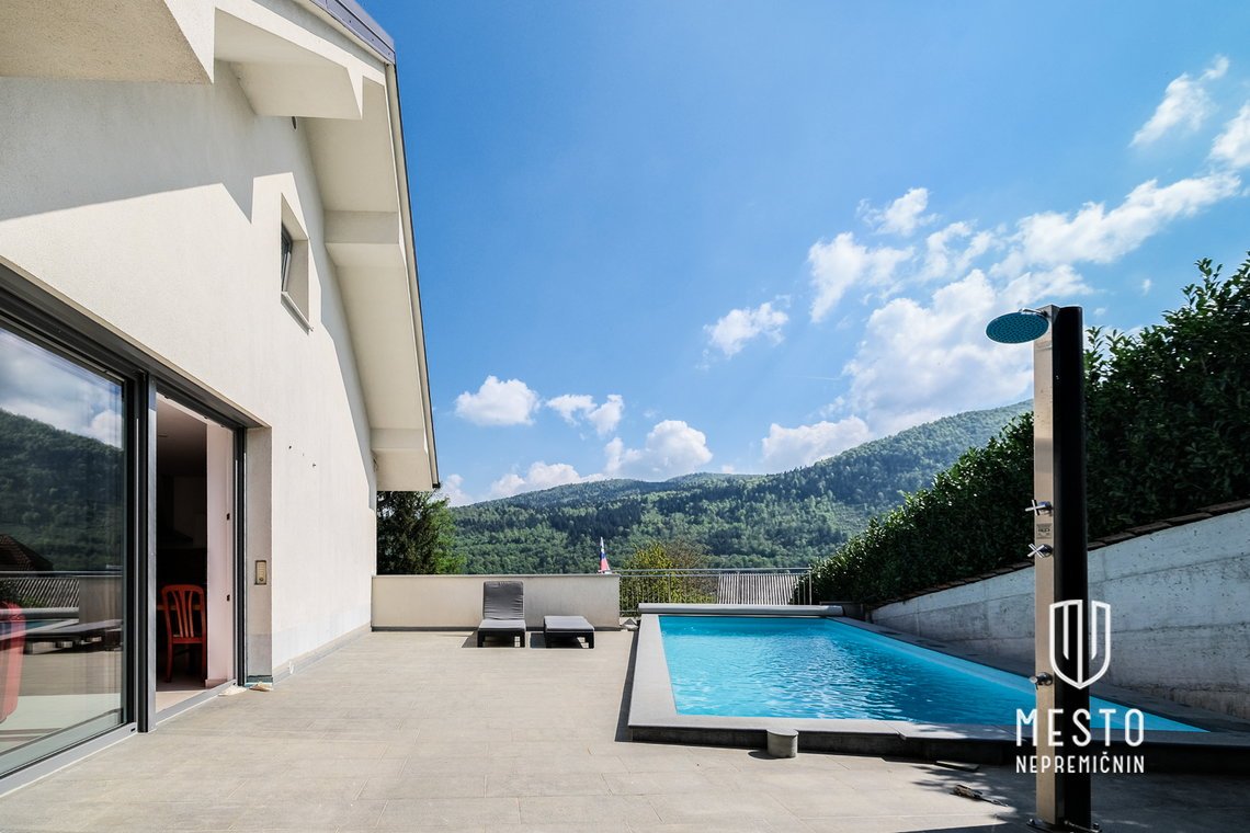 Detached house with pool in Borovnica – 3