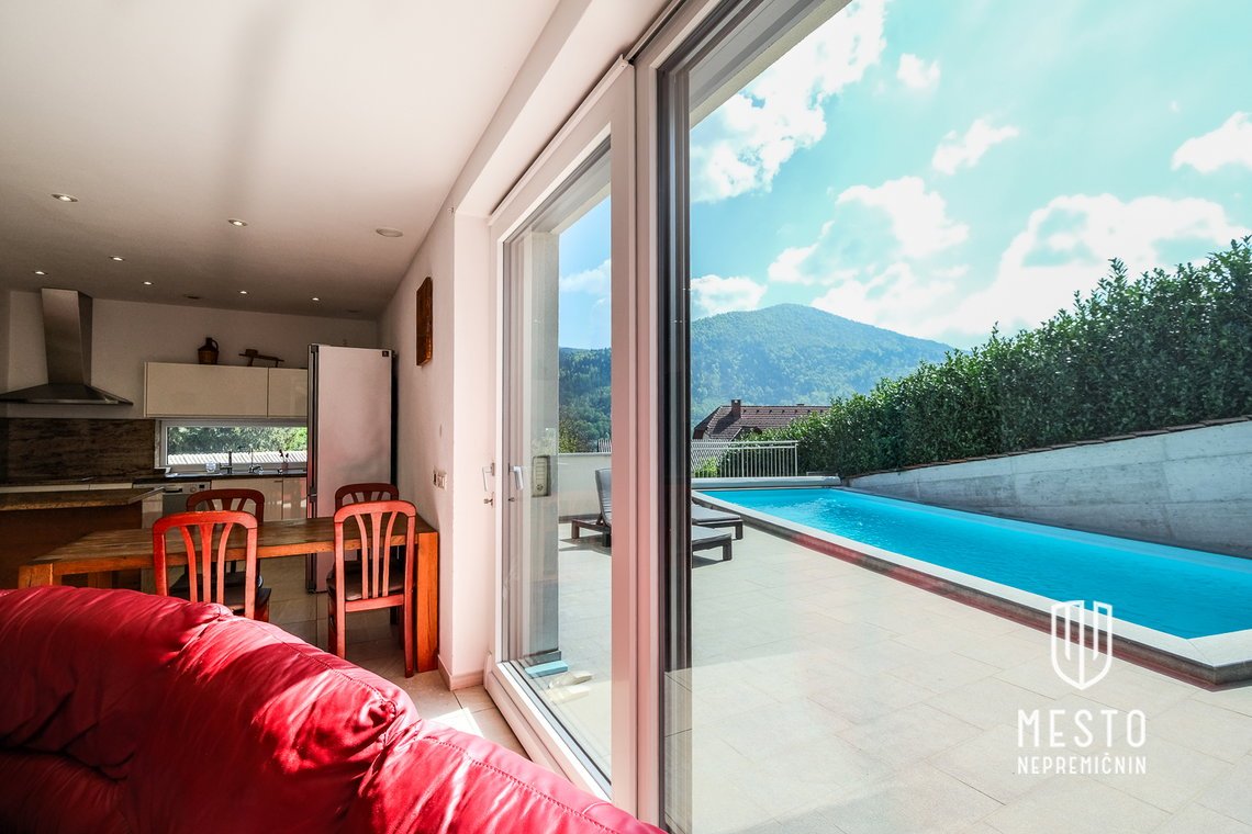 Detached house with pool in Borovnica – 5