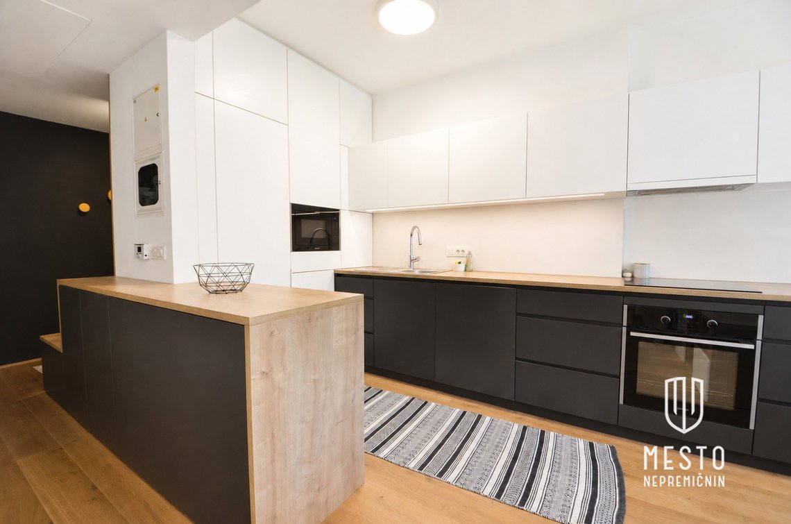 (P /4 floors, built in 2016) – 7