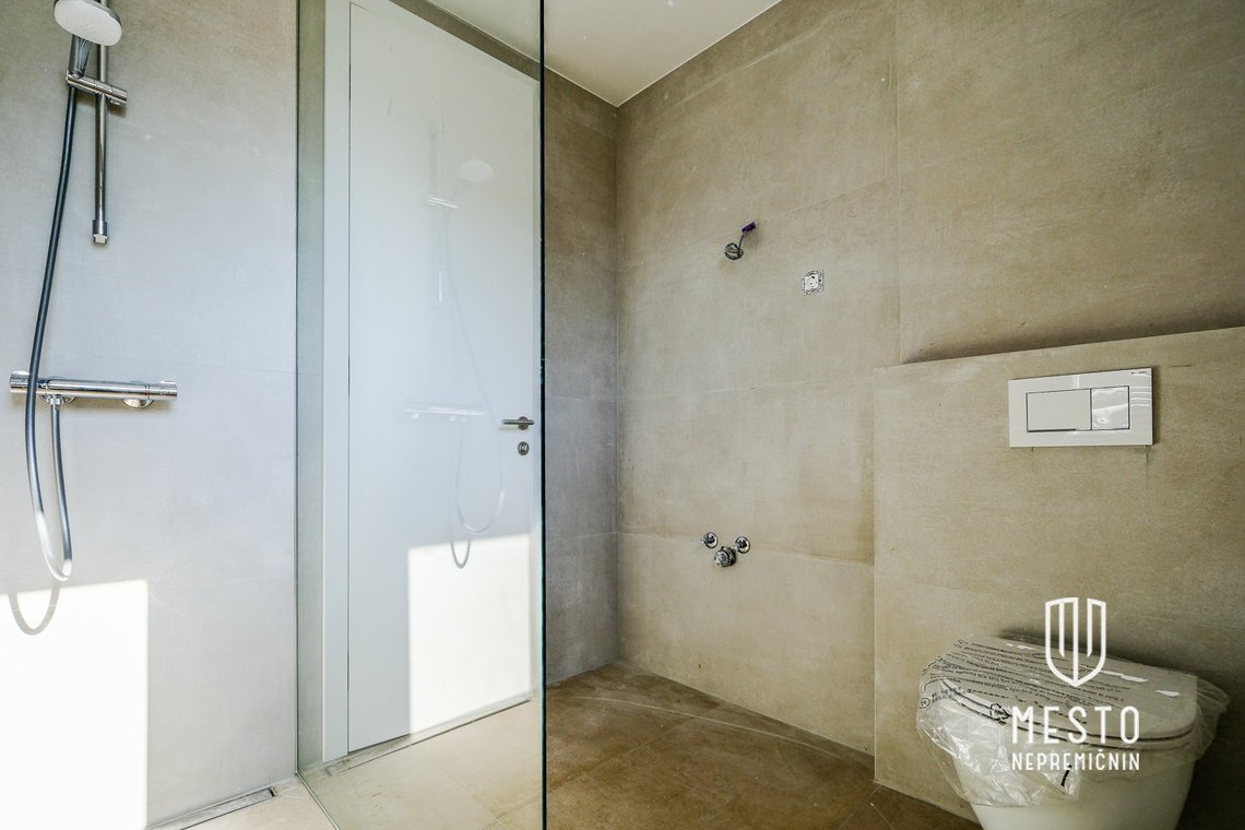Three-bedroom apartment in Vila Block Slape 2 – 10