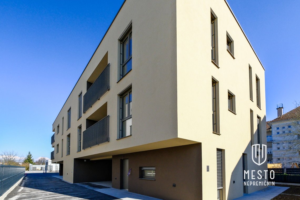 Three-bedroom apartment in Vila Block Slape 2 – 16