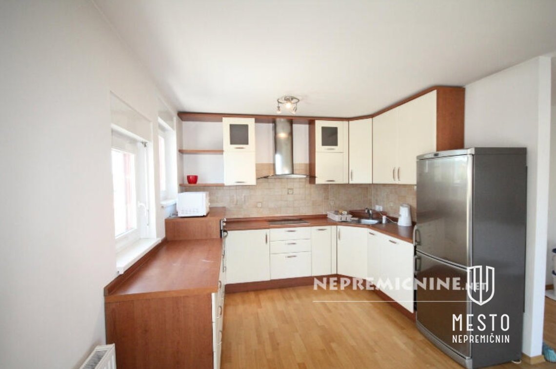 Luxurious duplex, five-bedroom penthouse with stunning views – Zelena jama, Ljubljana (4th/5th floor, built in 2006, 2x owner parking spaces) – 3