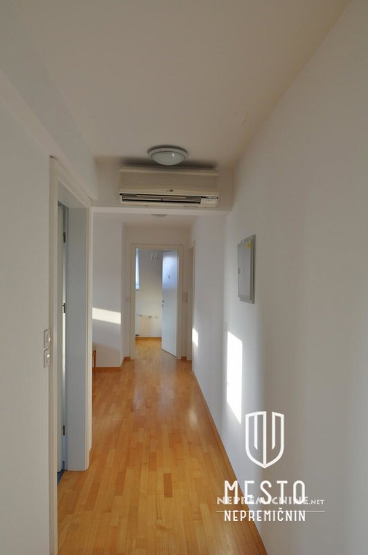 Luxurious duplex, five-bedroom penthouse with stunning views – Zelena jama, Ljubljana (4th/5th floor, built in 2006, 2x owner parking spaces) – 5