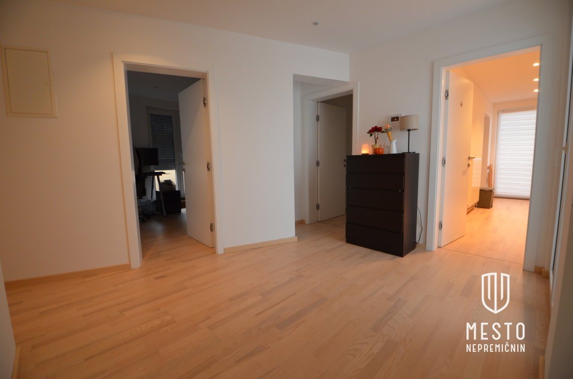 Exclusive detached house with pool and wellness in Ježica, Ljubljana – 20