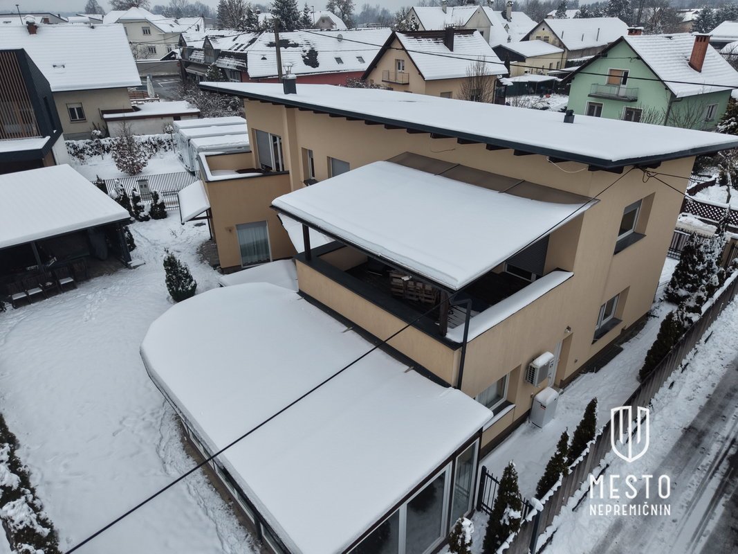 Exclusive detached house with pool and wellness in Ježica, Ljubljana – 38